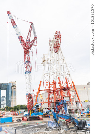 Ferris wheel under dismantling 101881570