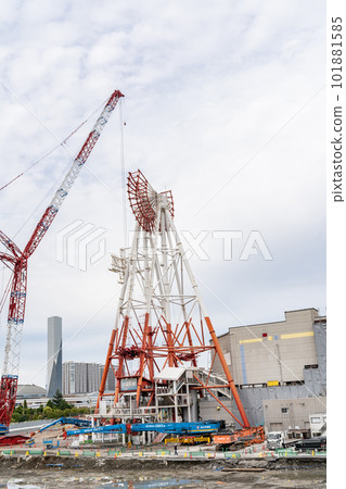 Ferris wheel under dismantling 101881585