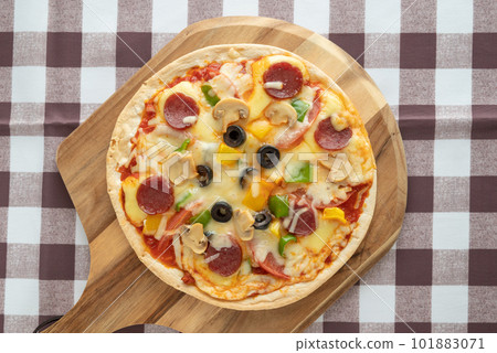 薄皮米蘭式披薩 薄皮米蘭式披薩 101883071