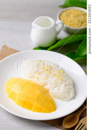 Mango sticky rice, Thai dessert (Khao Niew Mamuang) Mango sticky rice, Thai dessert (Khao Niew Mamuang) 101883601