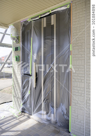 房屋裝修現狀 外牆塗料固化 101884898