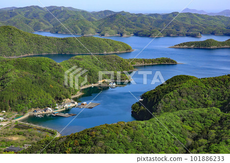 Tsushima's Eboshidake Observatory with a 360-degree view 101886233