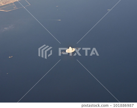 從飛機上拍攝的東京灣水線風塔 101886987