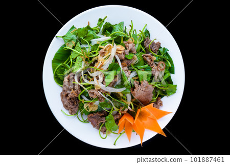 Vietnamese stir fried chayote with beef isolated on black background 101887461