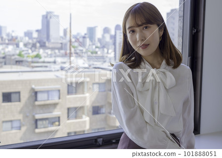 窗邊女像② 101888051