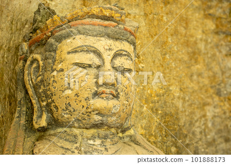 大日如來臼杵石佛像 101888173