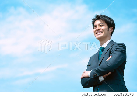 Blue sky and businessman 101889176
