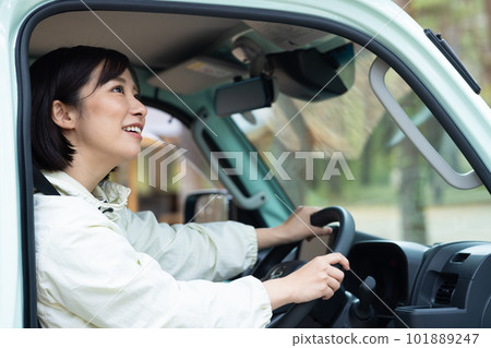 Woman traveling by camper 101889247