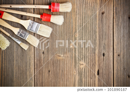 Paint brushes 101890187
