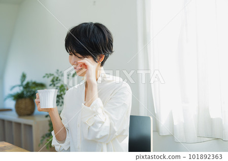 吃早餐的女人』 101892363