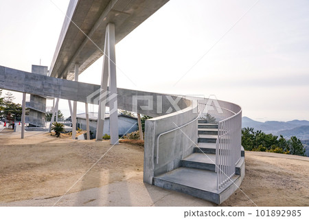 千光寺山頂展望台 PEAK（廣島縣尾道市）在早晨的陽光下熠熠生輝 101892985