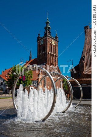 2022-06-05  fountain on the street of the city of gdansk poland 101893932
