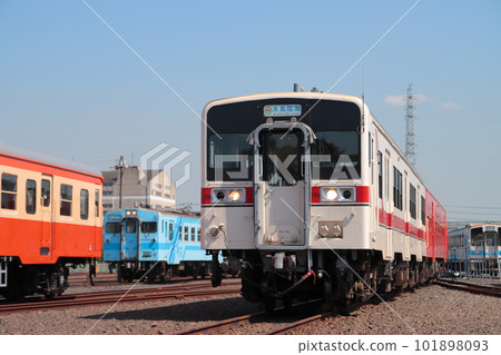 Kiha 38 series diesel railcar restored to its former appearance (at the Mizushima Rinkai Railway diesel railcar (Kiha) photo session)_Photographed on March 19, 2023 Kiha 38 series diesel railcar restored to its former appearance (at the Mizushima Rinkai Railway diesel railcar (Kiha) photo session)_Photographed on March 19, 2023 101898093