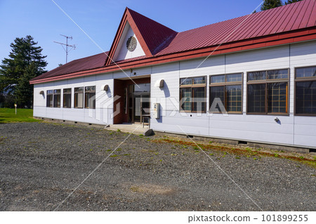 東山中央會館（富良野市立東山小學校，停業） 101899255