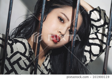 一個酷女人的肖像 101900119