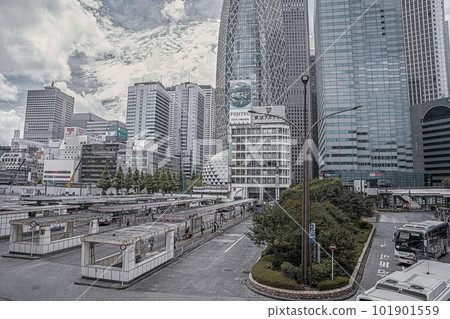 汽車和遊客來來往往的大城市風光 汽車和遊客來來往往的大城市風光 101901559