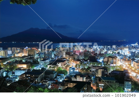[鹿兒島縣]從城山公園展望台眺望櫻島和鹿兒島市的夜景 101902049