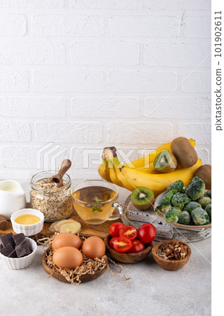 Assortment of products containing melatonin 101902611