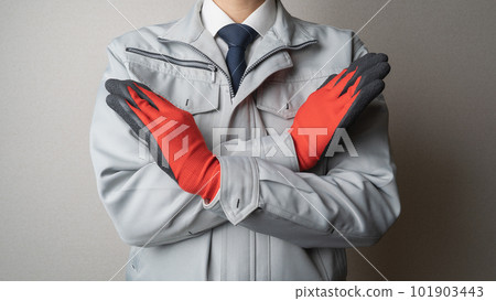 NG 姿勢，穿工作服打領帶的男人 101903443