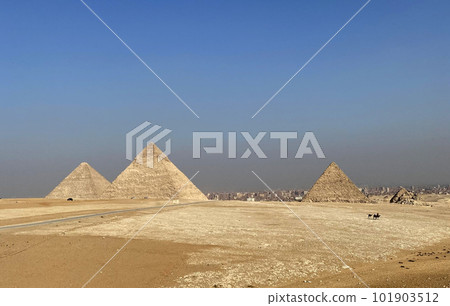 photo of the pyramids of giza, egypt photo of the pyramids of giza, egypt 101903512