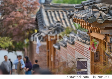 韓國傳統民居、老城風光和遊客 韓國傳統民居、老城風光和遊客 101904065