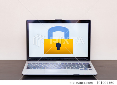 PC 顯示器上的鑰匙標記 [ 互聯網上的安全圖像 ] 101904360