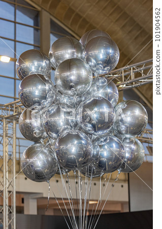 Silver Balloons Cluster 101904562