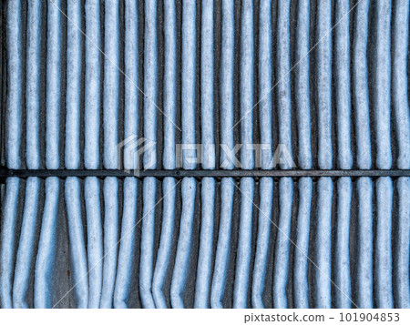 The structure of the air filter of the exhaust system of a car engine. The structure of the air filter of the exhaust system of a car engine. 101904853