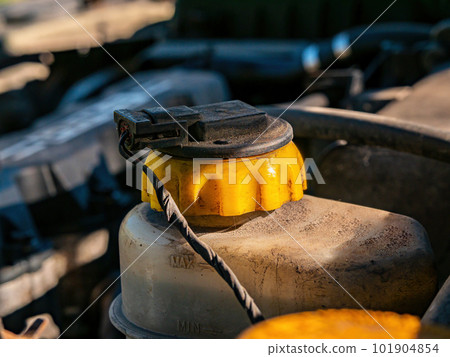 Plastic tank with the brake fluid of the car system. Plastic tank with the brake fluid of the car system. 101904854