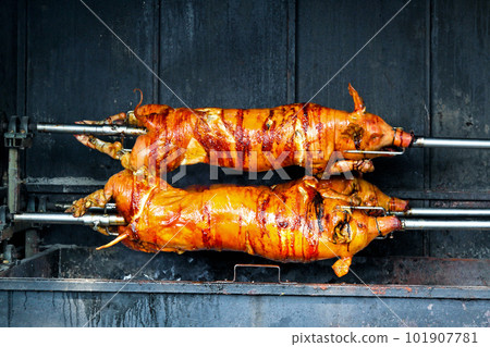 Three pigs Three pigs 101907781