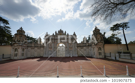 Beautiful facade of turkish gate to palace 101907875