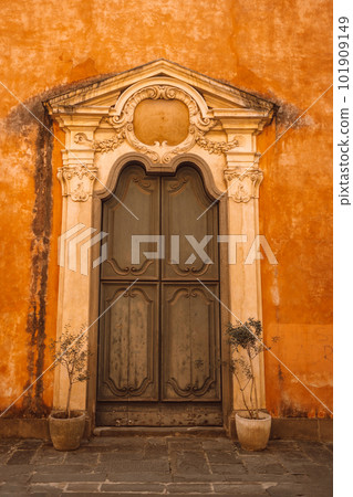 Pisa, Italy - March 18, 2023: Facade of the Church of Santa Apollonia Pisa, Italy - March 18, 2023: Facade of the Church of Santa Apollonia 101909149