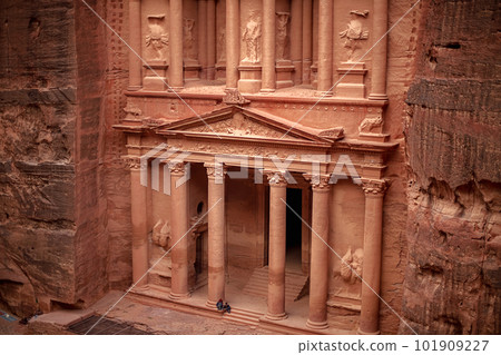 View of the Al-Khazneh Palace or Treasury in Petra, Jordan. 101909227