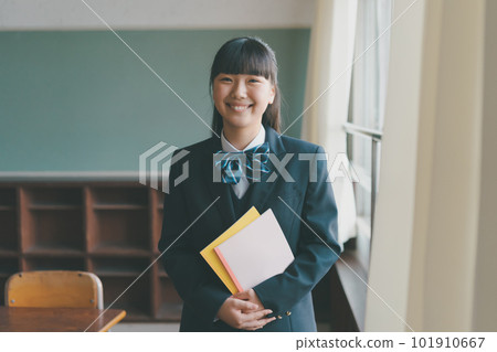 junior high school student, junior high student, middle school student 101910667