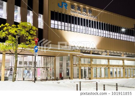 [Shin-Takaoka Station] Scenery in front of the north exit in the early morning 101911855
