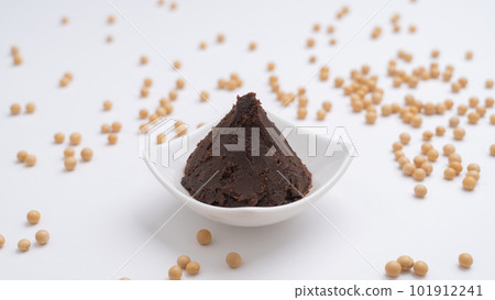 大豆和味噌 | 紅味噌圖片 大豆和味噌 | 紅味噌圖片 101912241