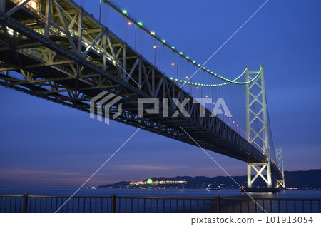 Akashi Kaikyo Bridge at night Hyogo Prefecture Akashi Kaikyo Bridge at night Hyogo Prefecture 101913054