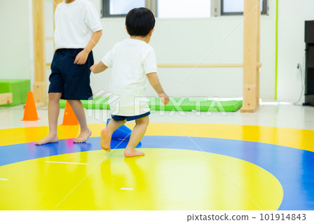 兒童體操班 101914843