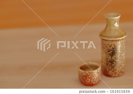 Hot candy and jug 101915839