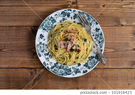 parsley pasta 101916423