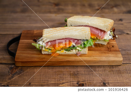 Raw ham sandwich 101916426