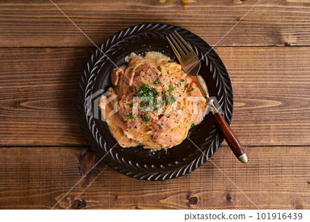 明太子番茄豆奶奶油意大利面 101916439