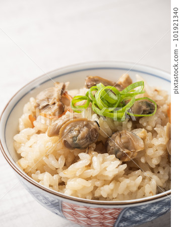 clam cooked rice 101921340