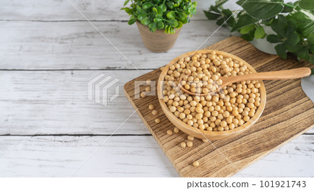 soybeans on white wood grain table 101921743