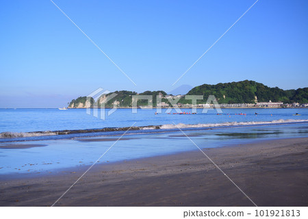 Shonan, Kamakura Zaimokuza Beach in summer Shonan, Kamakura Zaimokuza Beach in summer 101921813