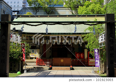 Tsuyuten Shrine (Ohatsu Tenjin) in Kita Ward, Osaka 101923003