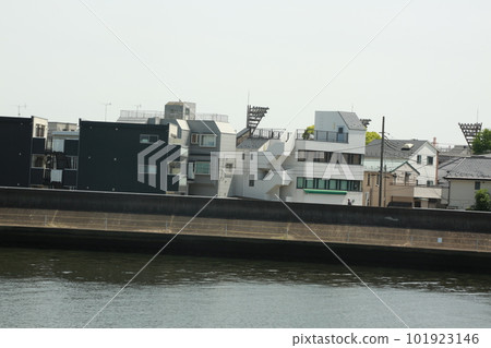 I walked along the Tsurumi River I walked along the Tsurumi River 101923146