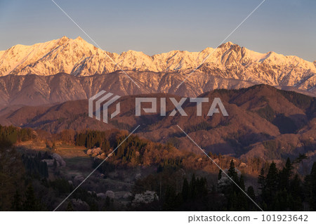 《Nagano Prefecture》Northern Alps Morgenroth in spring with remaining snow 《Nagano Prefecture》Northern Alps Morgenroth in spring with remaining snow 101923642