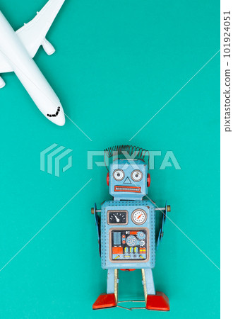 Vintage tin toy robot Vintage tin toy robot 101924051