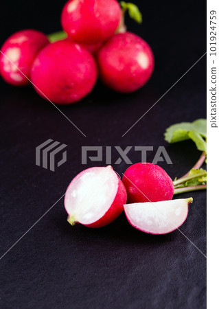 Red fresh radish on wooden Red fresh radish on wooden 101924759